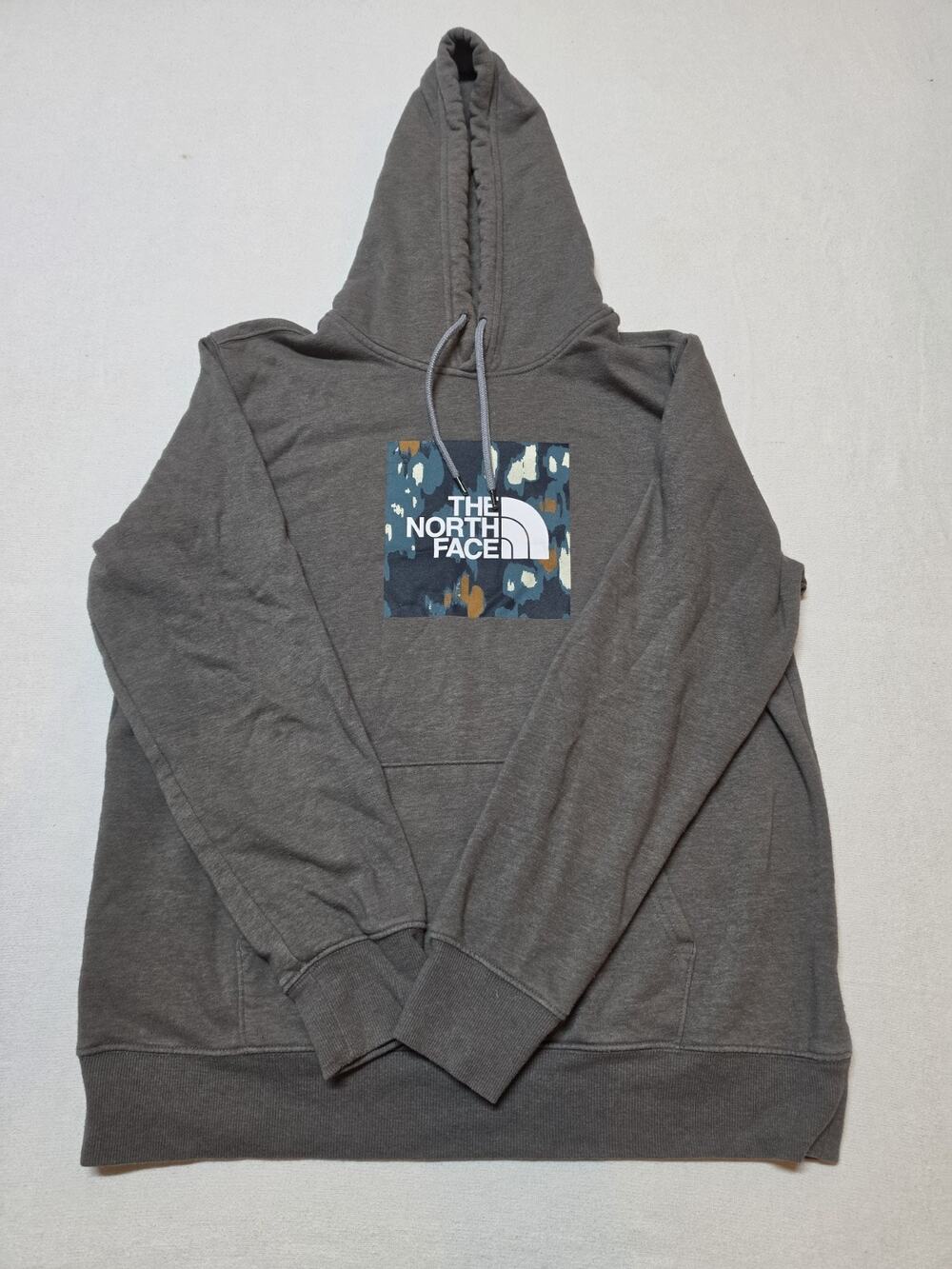The North Face Men’s Hoodie Size Large Gray Box Logo Camo Pullover Sweatshirt